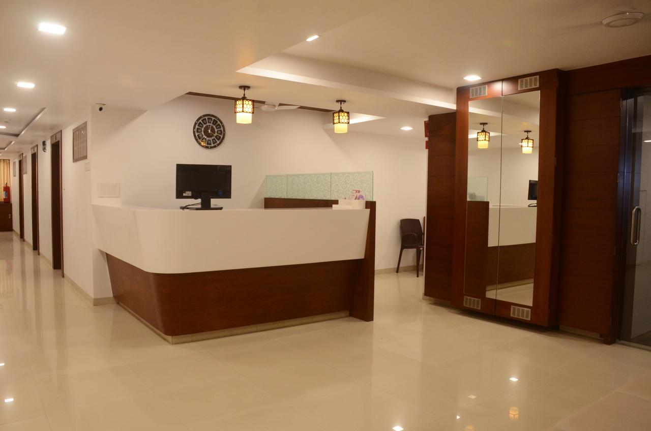 Hotel Ideal Vadodara Extérieur photo