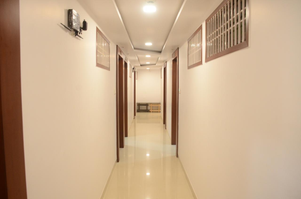 Hotel Ideal Vadodara Extérieur photo