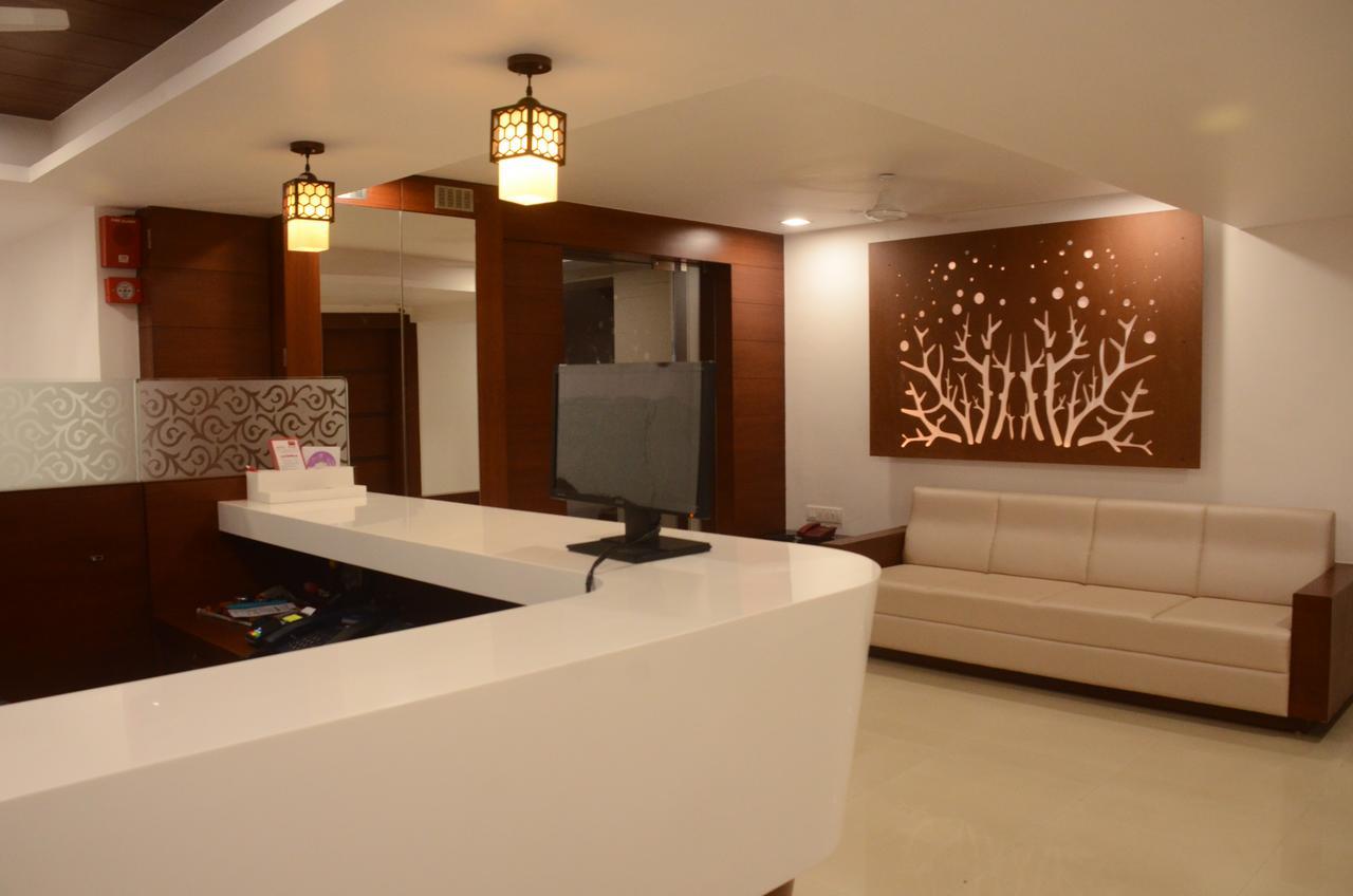 Hotel Ideal Vadodara Extérieur photo